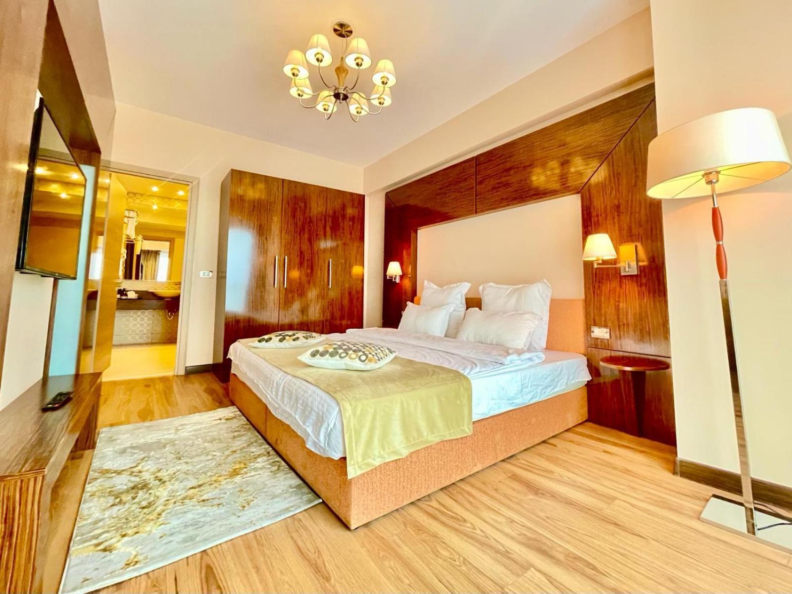Presidential Luxury Apartments With Amazing View - Yamaluxe Bucharest Luaran gambar