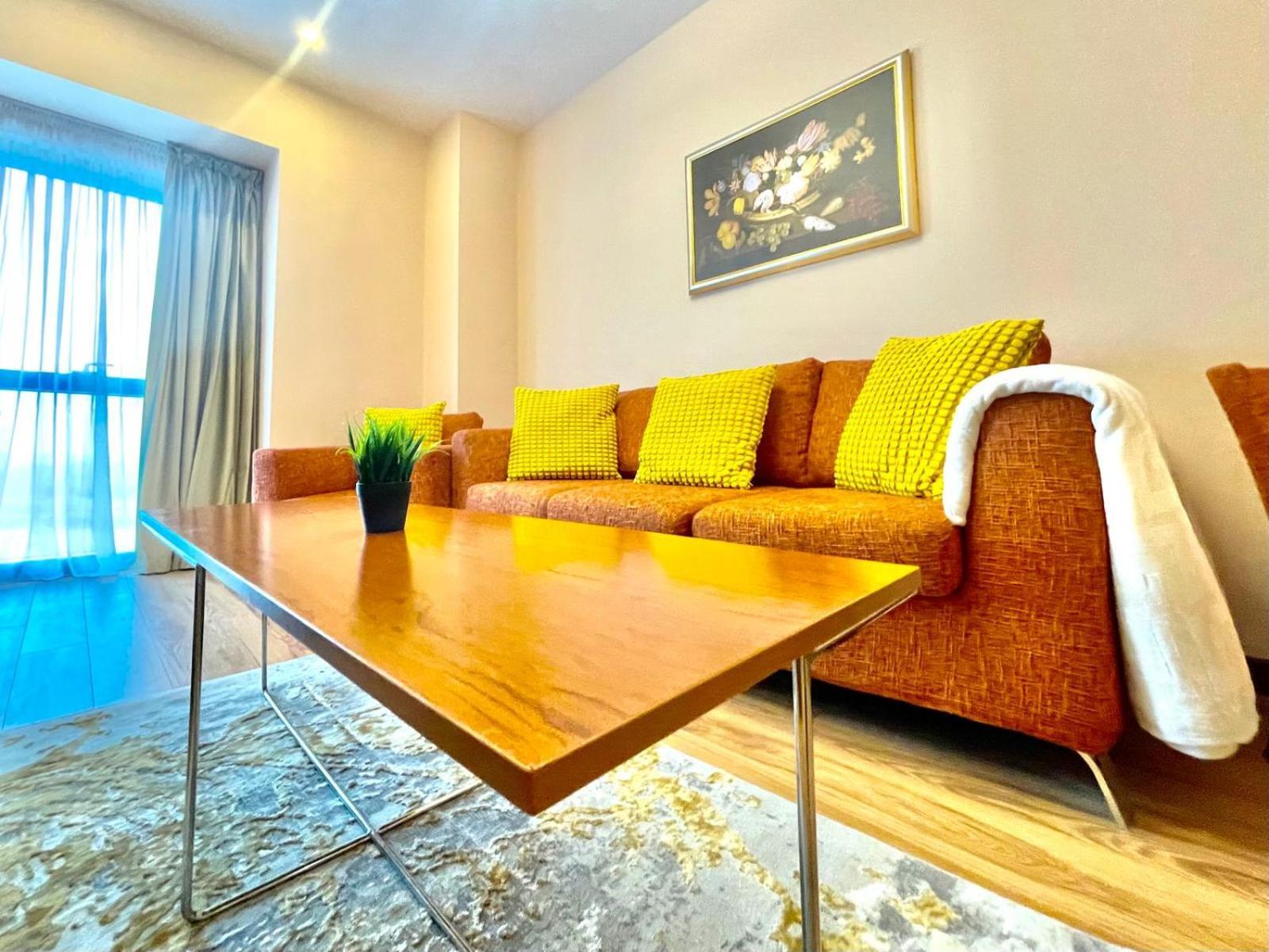 Presidential Luxury Apartments With Amazing View - Yamaluxe Bucharest Luaran gambar